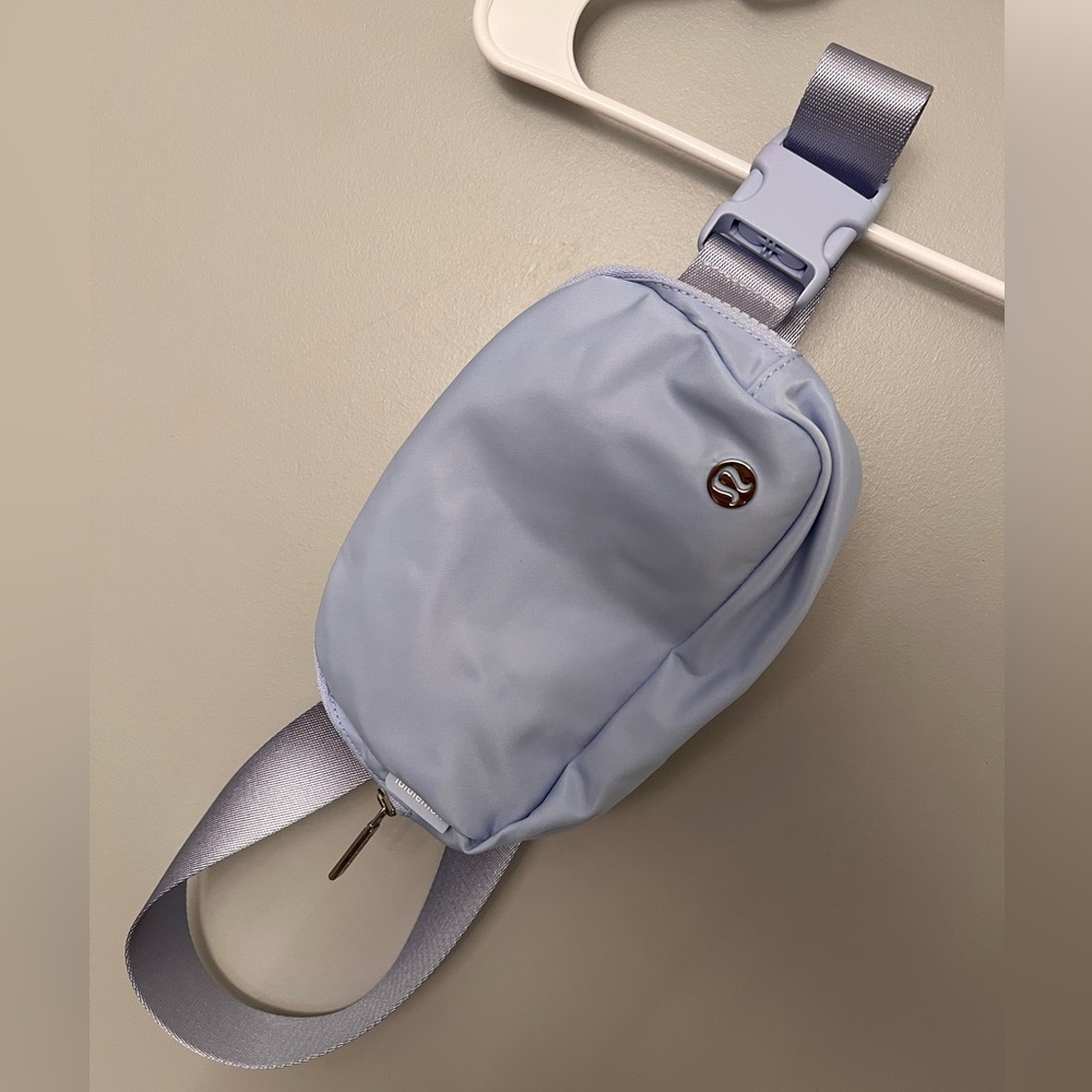 🍋 LuluLemon Belt Bag